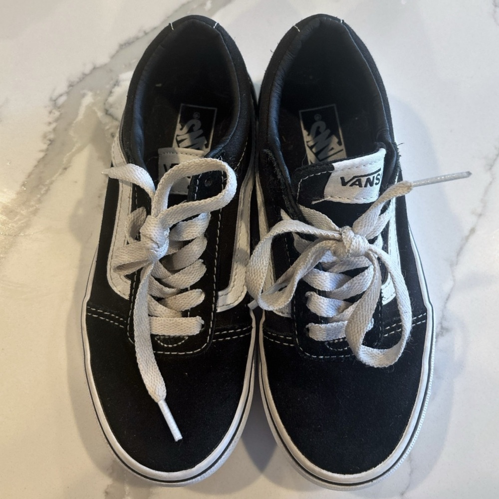 Vans Little Kids Old Skool Shoe in black and white.